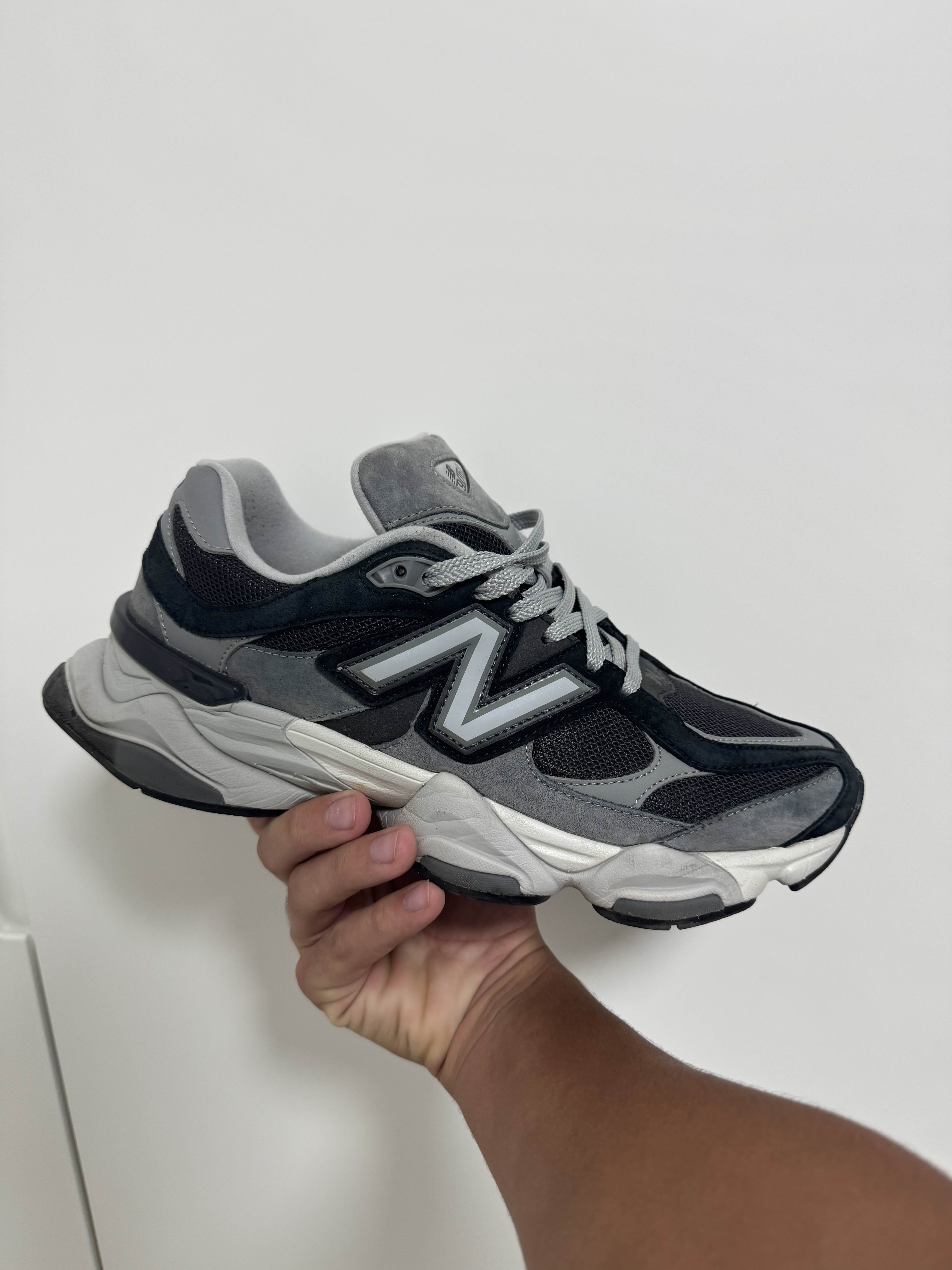 New Balance 9060 Grey & Black