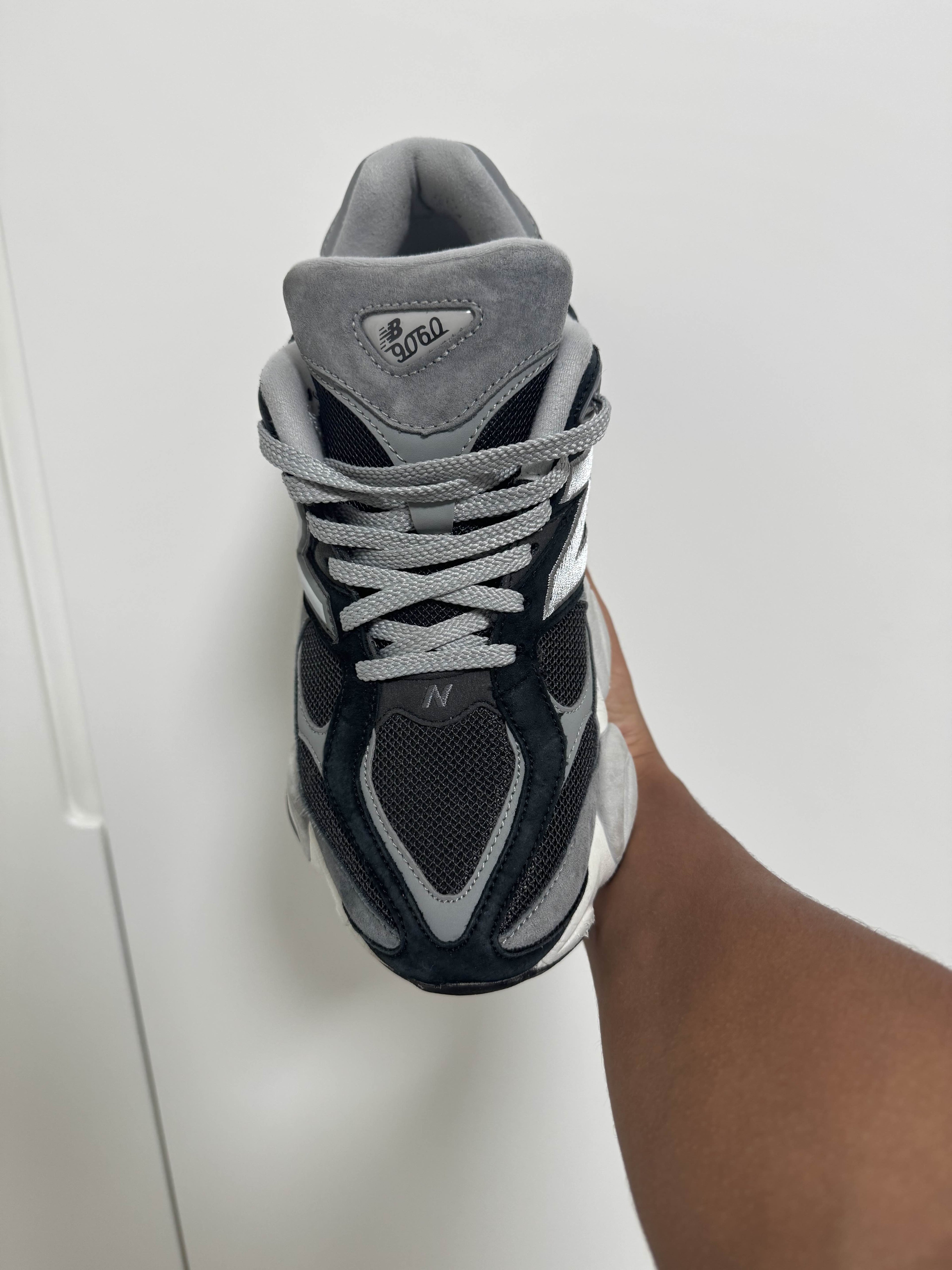 New Balance 9060 Grey & Black