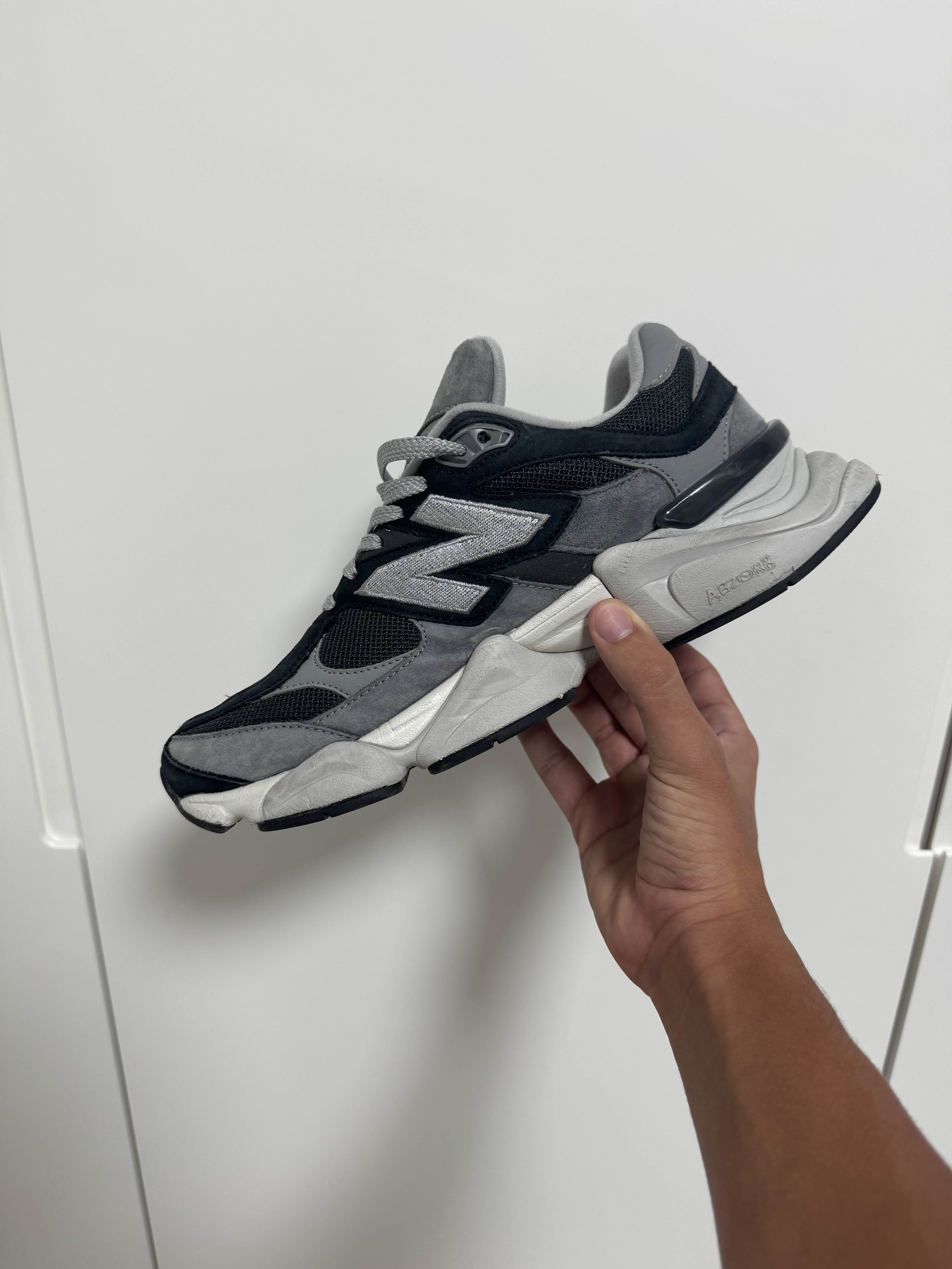 New Balance 9060 Grey & Black
